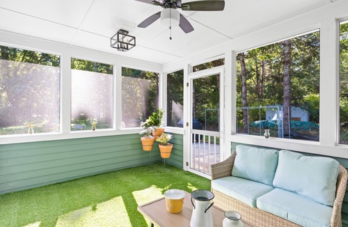 Kingston House | Private NEWLY Renovated 4 BED Family Friendly Home near URI, Beaches, Weddings.