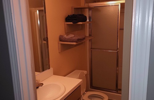 Shawnee Apartment | Private One or two bedroom apt