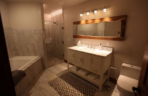 Remer Cabin | Private Paradise- Luxury lodge and Event Venue. year-round adventure!
