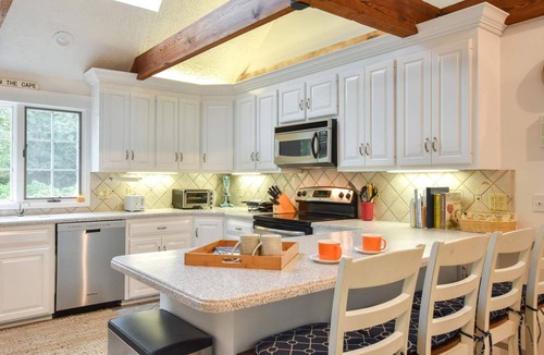 Orleans House | Private pool 3 mins to Skaket Beach!
