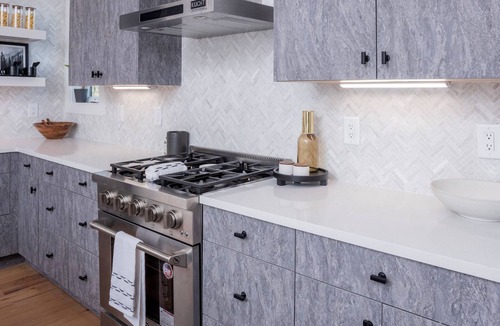 Haynes Area House | Private Rooftop Hot Tub & Cabana @TheNewCumberland