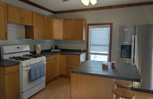 Middleborough House | Private Room in 3-bedroom apartment