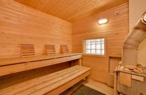 Vanderbilt House | Private Sauna + Deck: Pigeon River Retreat!