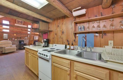 Vanderbilt House | Private Sauna + Deck: Pigeon River Retreat!
