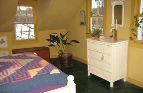 Clinton Corners Bed & Breakfast | Private setting on country farm near Rhinebeck