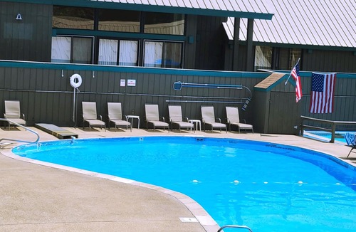 Lincoln House | Private, stand-alone, updated unit, abuts woods, pet-friendly. C0007 by LRS