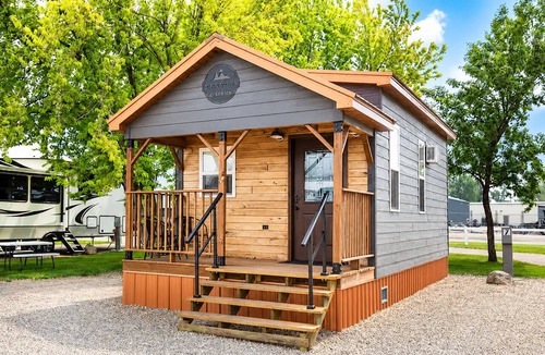 Glendive House | Private Tiny Cabin in Glendive Near Makoshika Park - Free Parking & WiFi