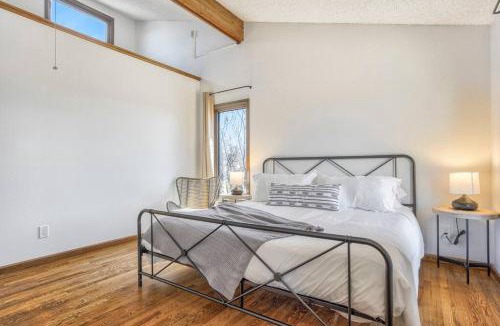 Sun Hills Villa | Private Villa-72 Acres-Hot Tub-Views-USAFA
