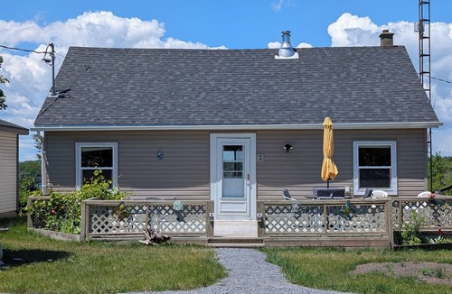 Wellington Cottage | Private Waterfront Cottage In Prince Edward County