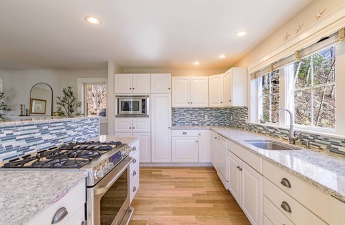 Bayville House | Private Waterfront Home @ Five Gables Inn - 3 Bdr 2 Bath - Breakfast - Hot Tub
