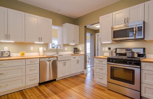 Cleveland Heights House | ★ Professionally remodeled century home minutes from the clinic & Downtown!