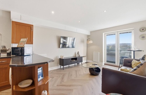 Newcastle-upon-Tyne Apartment | Properties Unique | The Peak