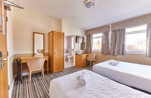 Jesmond Bed & Breakfast | Properties Unique | Dene Rooms Family 31