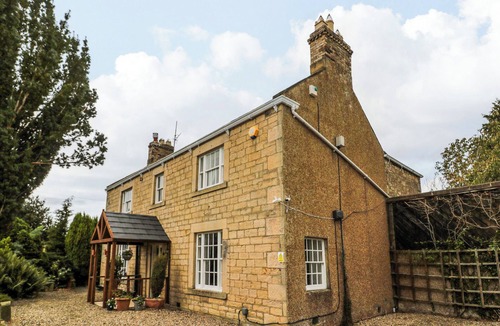 Prudhoe Cottage | PRUDHOE COTTAGE, pet friendly, character holiday cottage in Prudhoe