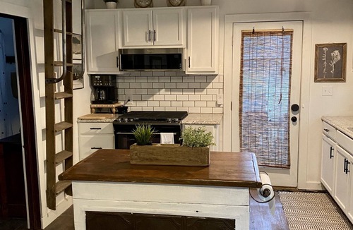 Lakeview Cottage | Ptoobies Place- AMAZING cottage BOAT DOCK & deck!