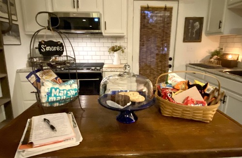 Lakeview Cottage | Ptoobies Place- AMAZING cottage BOAT DOCK & deck!