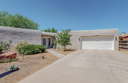 Rio Grande Blvd House | Pueblo Home Minutes to Old Town