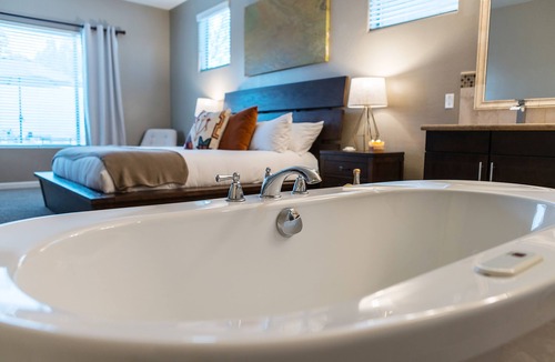 Pointe Scottsdale House | Pueblo Viejo by AvantStay | Artsy Oasis w/ Pool, Rooftop & Games - Near Old Town