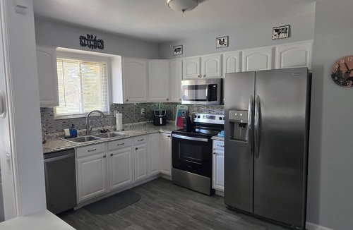 Village Seven House | Purple Mountain Majestic Retreat