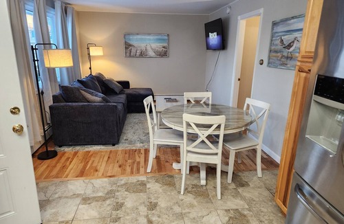 Ocean Park Condo | Quaint 2-bedroom, 1-bathroom condo, two short blocks from the beach!