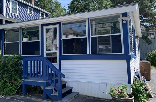 Southern Coast Cabin | Quaint 2-Bedroom Cottage