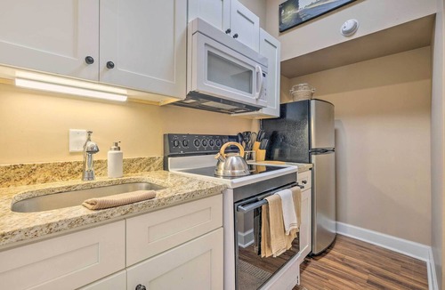 Georgetown Apartment | Quaint Apartment in Historic Georgetown!
