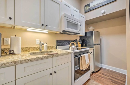 Georgetown Apartment | Quaint Apartment in Historic Georgetown!
