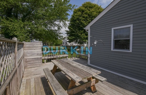 Snug Harbor Cottage | Quaint Cottage, Short Walk to Salt Pond Access, Close to Beaches