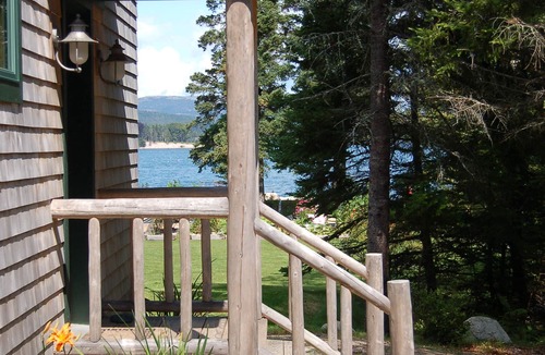 Manset Cabin | Quaint Waterfront Cabin - perfect for two