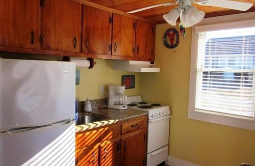 Wellfleet Cottage | Quaint Wellfleeter Cottage on Mayo Beach with 400 feet of private beach