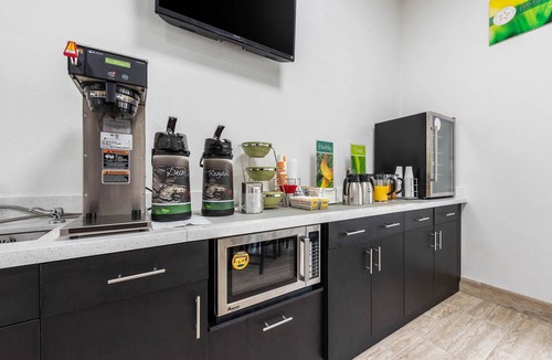 Moon Township Hotel | Quality Inn Coraopolis - Pittsburgh Airport