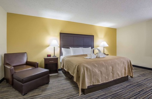 Grayville Hotel | Quality Inn Grayville