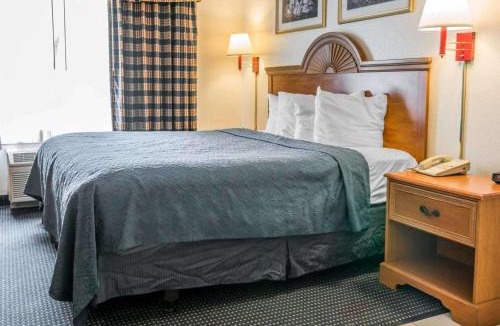 Kalamazoo Hotel | Quality Inn Kalamazoo near Wings Stadium