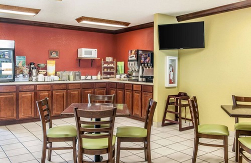Lewisport Hotel | Quality Inn Lewisport