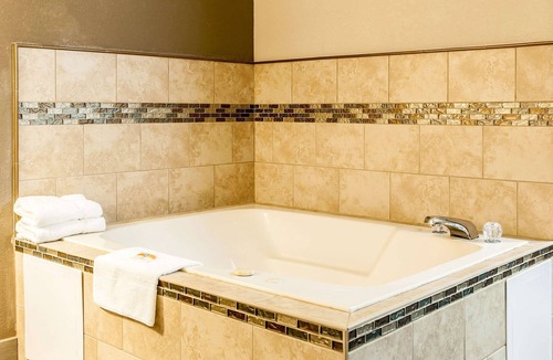 Lewisport Hotel | Quality Inn Lewisport
