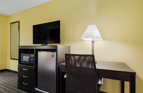 Pittsburg Hotel | Quality Inn London North