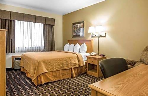Mauston Hotel | Quality Inn Mauston