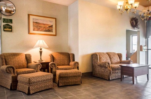 West Milton Hotel | Quality Inn New Columbia–Lewisburg