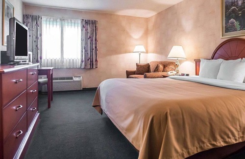 West Milton Hotel | Quality Inn New Columbia–Lewisburg