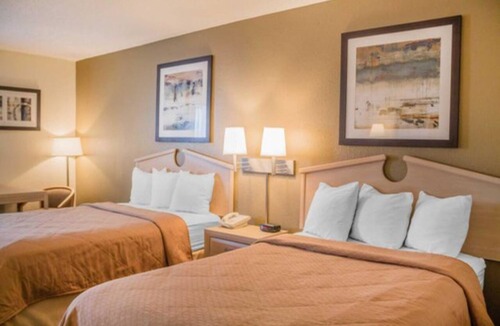 Port Clinton Hotel | Quality Inn Port Clinton Waterfront