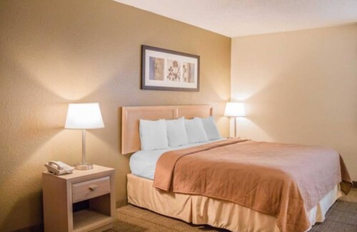 Port Clinton Hotel | Quality Inn Port Clinton Waterfront