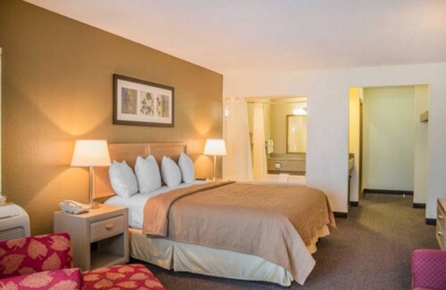 Port Clinton Hotel | Quality Inn Port Clinton Waterfront
