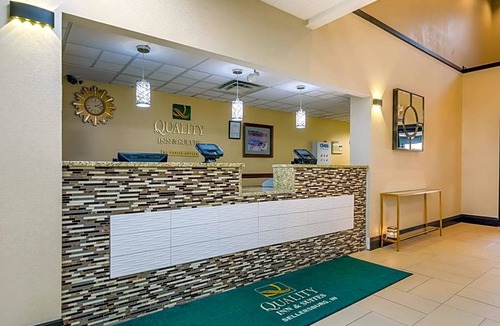 Sellersburg Hotel | Quality Inn & Suites