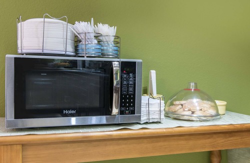 Anderson Hotel | Quality Inn & Suites Anderson I-69