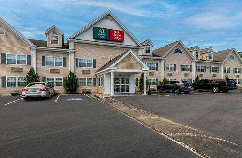 Danville Hotel | Quality Inn & Suites Auburn I-95