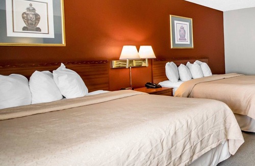 Elizabethtown Hotel | Quality Inn & Suites Elizabethtown