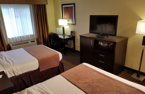 Star City Hotel | Quality Inn & Suites Morgantown - University Area
