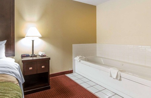 Portsmouth Hotel | Quality Inn & Suites Portsmouth