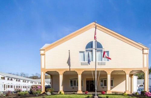 South Portland Hotel | Quality Inn & Suites South Portland