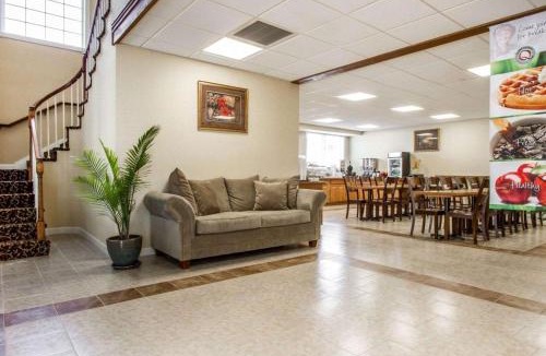 South Portland Hotel | Quality Inn & Suites South Portland